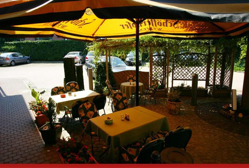 Hotel & Restaurant "Zur Linde" Spergau Екстериор снимка