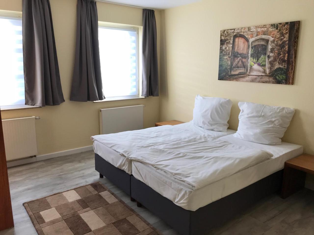 Hotel & Restaurant "Zur Linde" Spergau Екстериор снимка